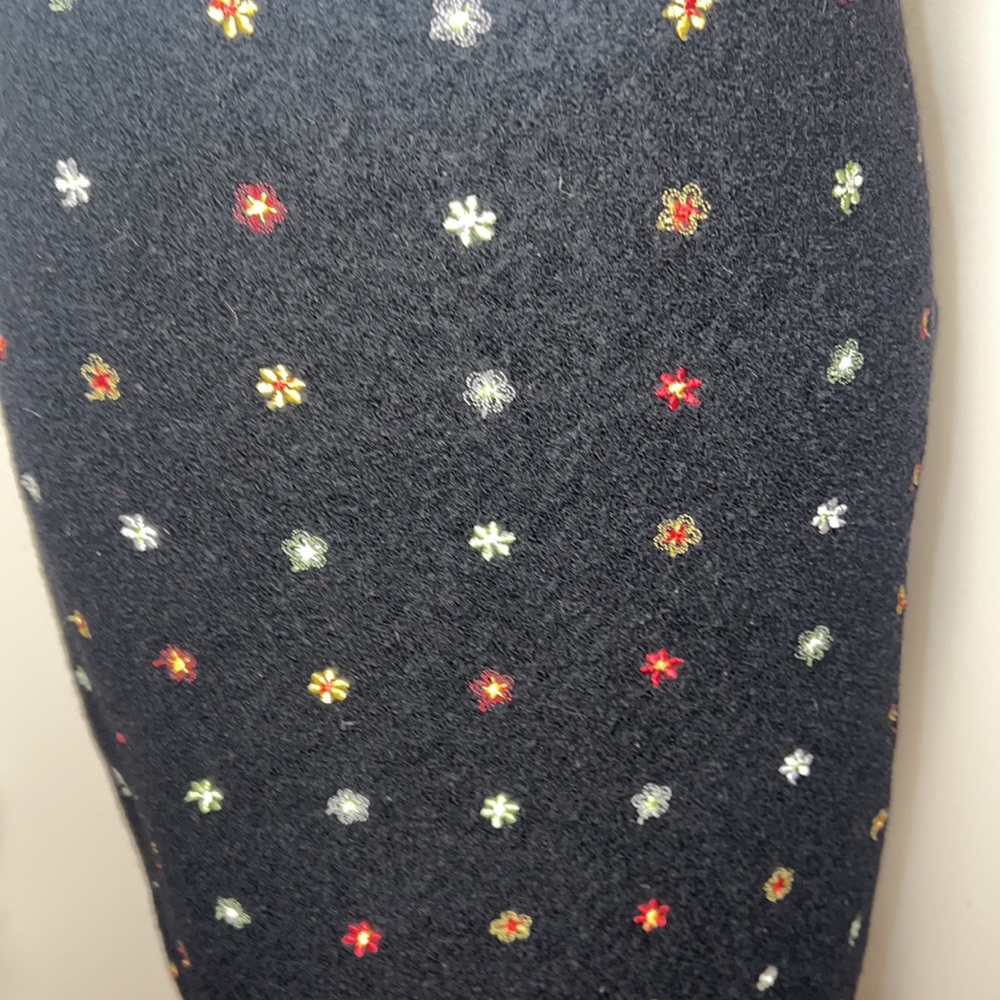 Beautiful Moschino CheapandChic Wool Floral Embroidered Skirt Sz. 8 - Picture 2 of 7